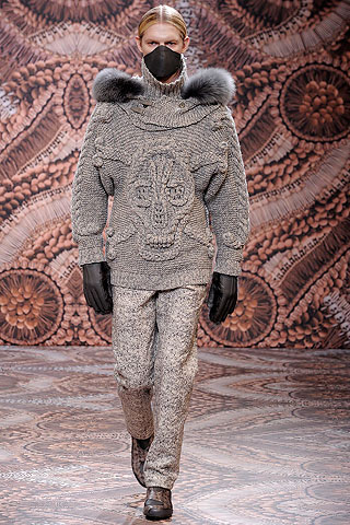 Alexander McQueen / - 2010-2011